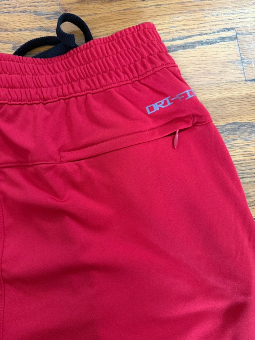 Nike Women’s Red Cincinnati Reds Performance Shorts - Picture 4 of 6